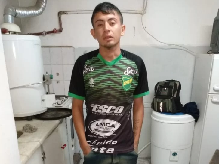 Caminaba de madrugada con un lavarropas y lo detuvieron: tiene un prontuario con 33 causas