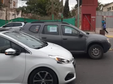 Otra ruidosa marcha de bocinas de los médicos sanjuaninos