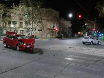 Violento choque en Córdoba y Entre Ríos, con los semáforos funcionando normalmente