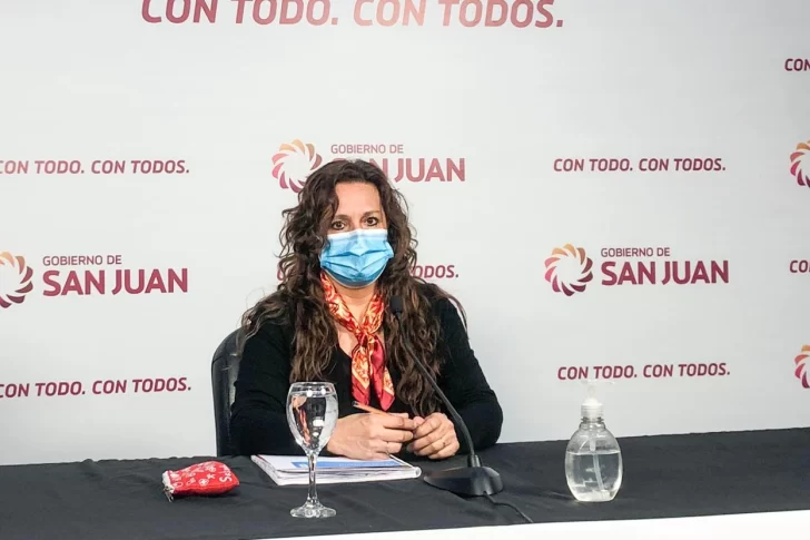 Mónica Jofré: “El que tenga síntomas leves debe hacer la consulta médica”