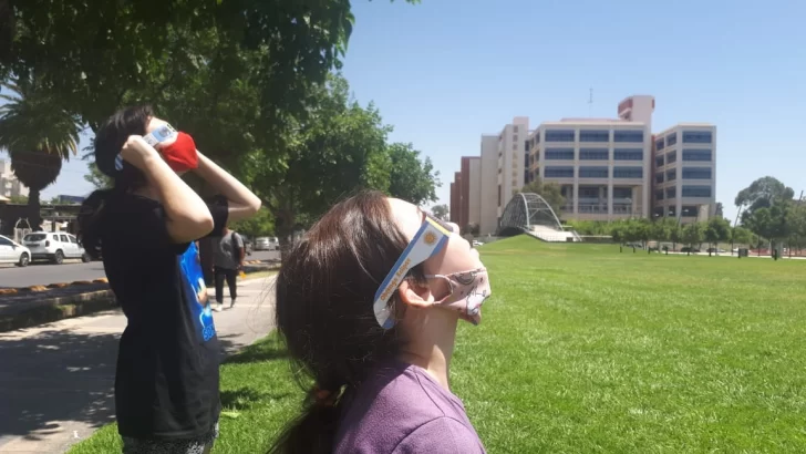 Los Valdéz, en familia; las Cáceres, no se perdieron detalle y los Gallardo, en la Plaza 25