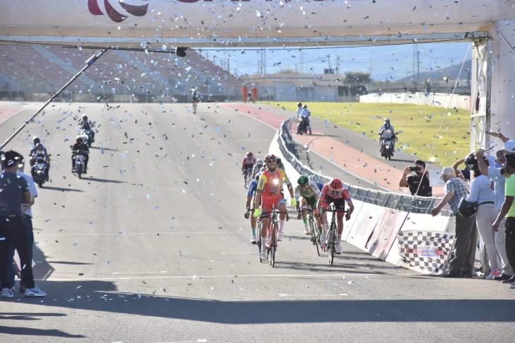 Nicolás Tivani ganó su cuarta carrera de la temporada