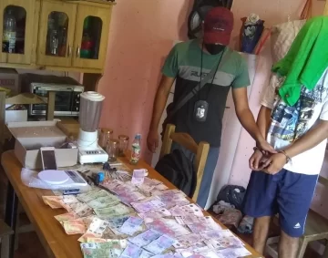 Fueron a esclarecer un robo y secuestraron hasta un auto, dinero y marihuana