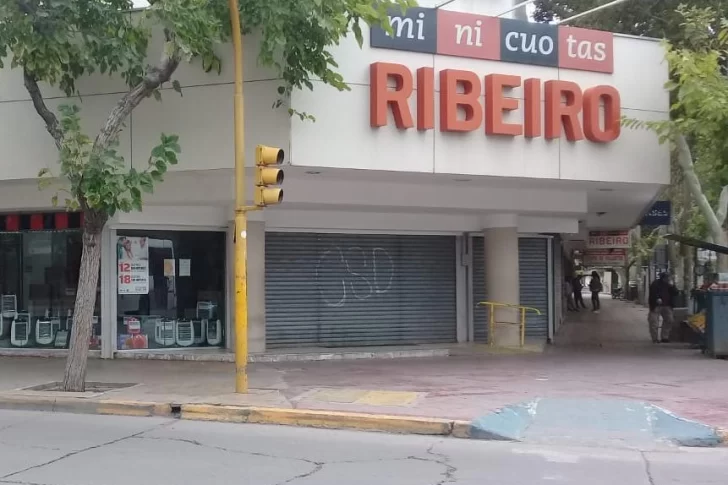 Confirmaron que Ribeiro vendió su local céntrico y alquilará otro para quedarse en San Juan