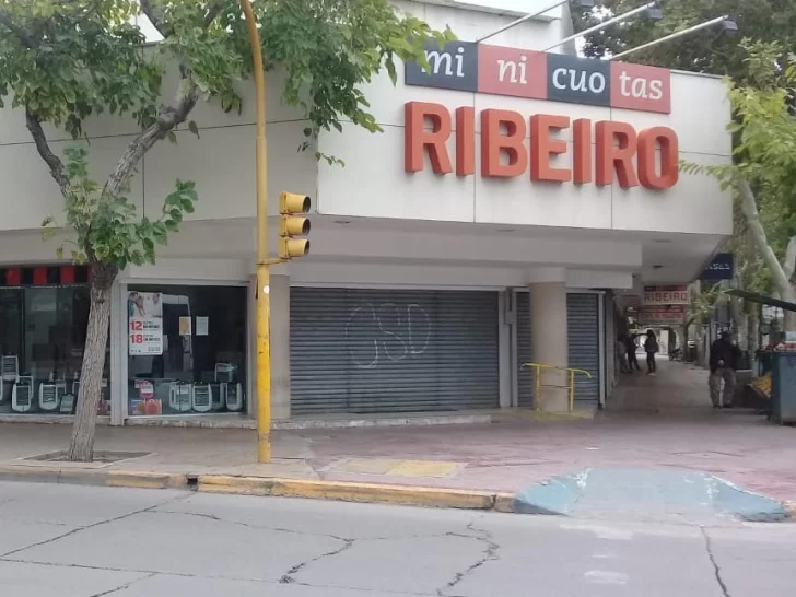 Confirmaron que Ribeiro vendió su local céntrico y alquilará otro para quedarse en San Juan