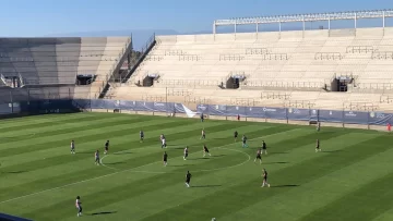 En un partido cambiante en el Bicentenario, Peñarol empató con Sansinena