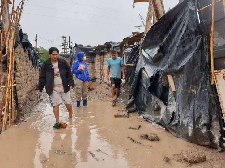 Los videos de las calles de Media Agua inundadas por las lluvias