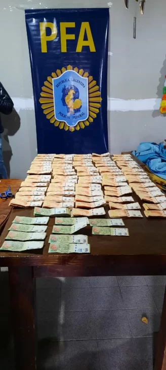 Detienen a cinco y secuestran cuatro kilos de cocaína, uno de marihuana y $1 millón