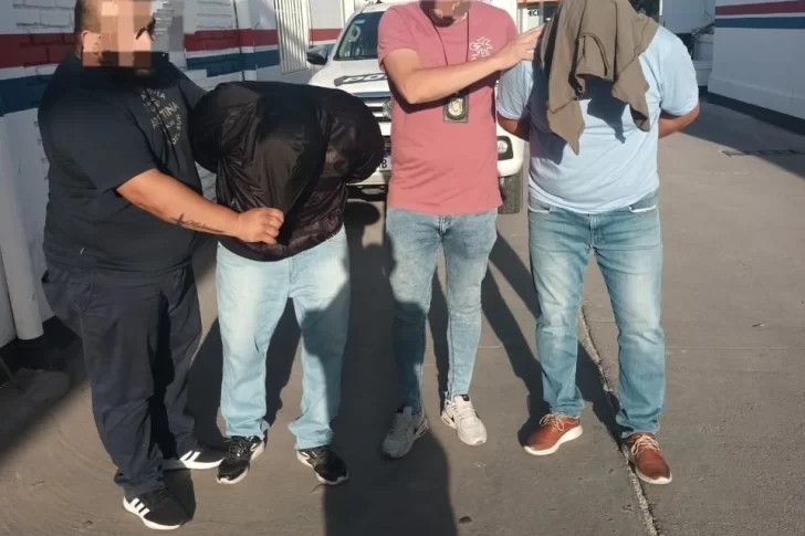 Un auto, plata y cocaína, lo secuestrado a sujetos que robaron un dineral en Mendoza