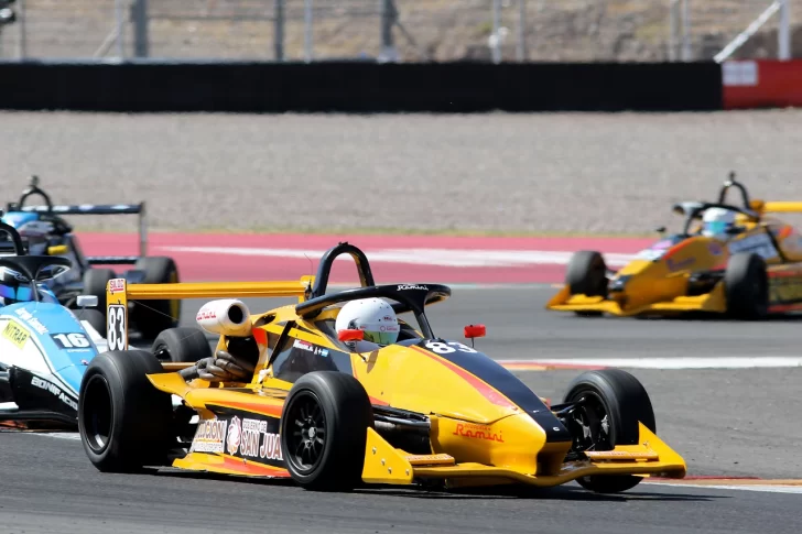 Juan Pablo Guiffrey se quedó con la victoria en la F3 Metro y Joaquín Naranjo no pudo finalizar