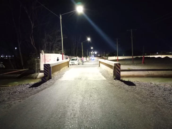 Un hombre fue hallado sin vida en el Canal PerónSe estrelló contra el parante de un puente y terminó en el canal: fue hallado sin vida 2 horas despuésTerminó con su moto en el canal y fue hallado ahogado en el Canal Perón Se conoció la identidad del hombre que se accidentó y murió en el Canal Perón