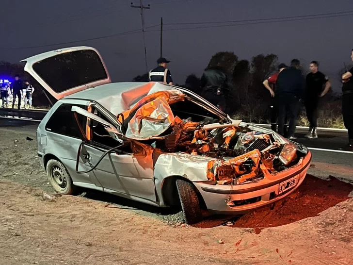 Cómo fue el terrible choque entre un auto y un colectivo y quiénes son los dos heridos