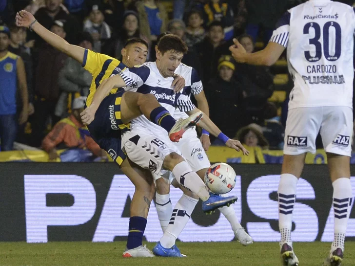 Central cayó en el debut de Tevez como DT