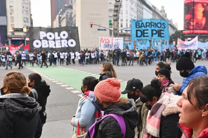 Piqueteros oficialistas preparan para hoy un banderazo nacional