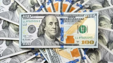 El dólar blue se derrumbó otros $20, se negoció a $905 y en San Juan se ubicó en $960