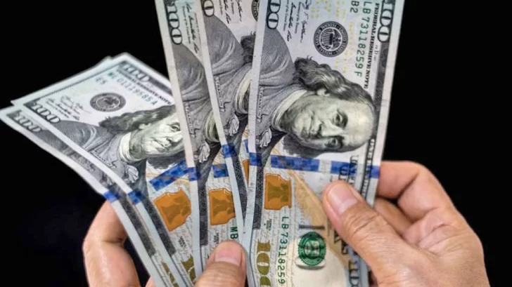 El dólar blue cerró el viernes sin variaciones y el BCRA acumuló compras en la semana por US$288 millones