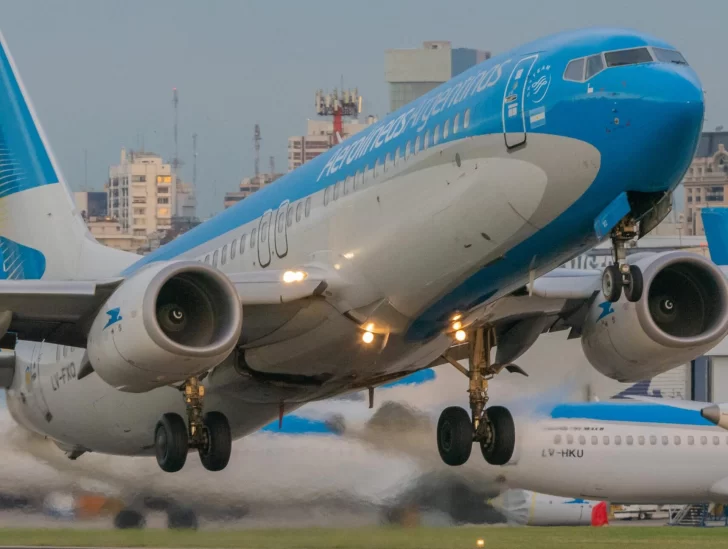 El Gobierno acordó con el bloque del PRO avanzar con un proyecto para privatizar Aerolíneas Argentinas