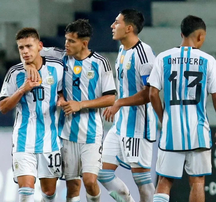 Argentina va por su lugar con Polonia