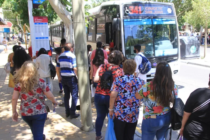 Colectivos gratis este domingo por el balotaje presidencial