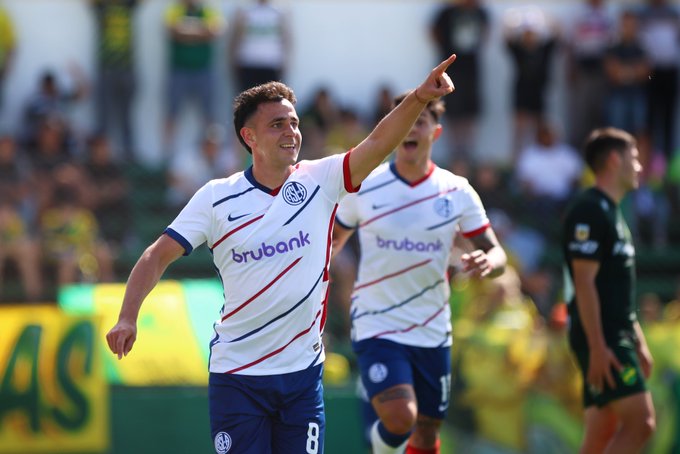 San Lorenzo venció a Defensa y sigue con la mira puesta en la Libertadores 2024