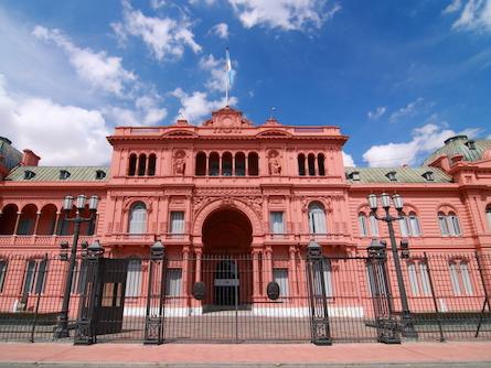 Milei ordenó auditorías en la planta de cada Ministerio y los nombramientos irregulares están en la mira