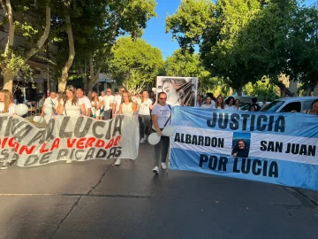 Realizaron una marcha para protestar por la liberación del menor que atropelló a Lucía Rubiño