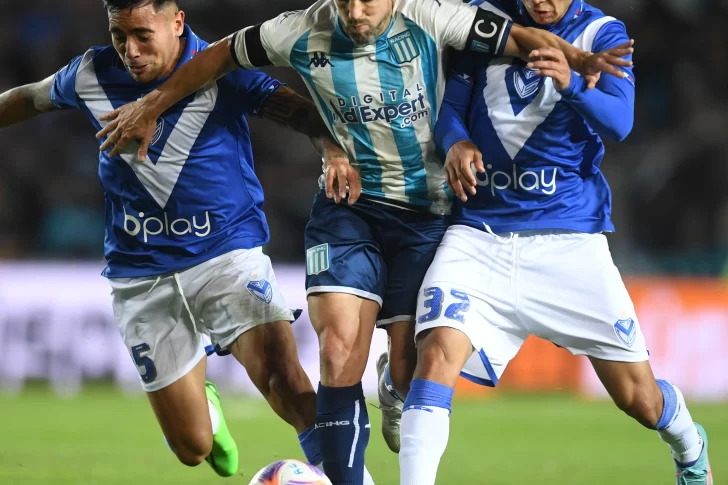 Racing volvió a festejar contra Vélez