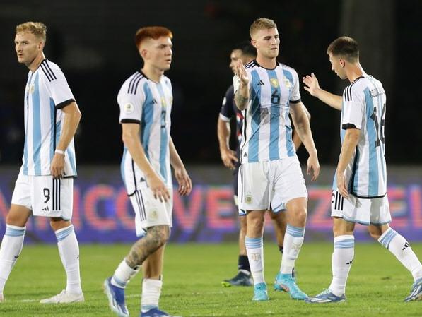 Argentina, ante Perú con la necesidad de ganar