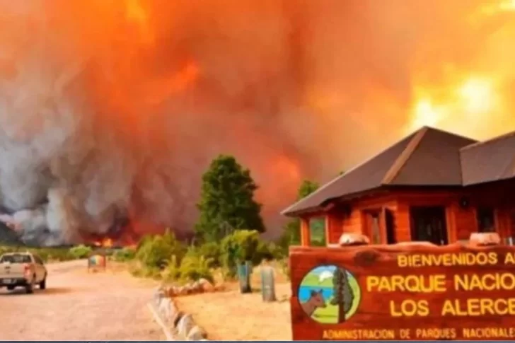 El fuego avanza sin control en Los Alerces