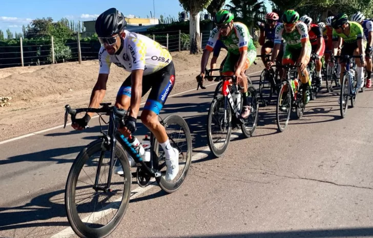 Rossi ganó la etapa, Laureano y Dotti van hoy por la reina