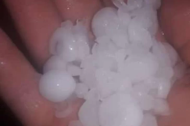 La tormenta llegó con todo: granizo, actividad eléctrica y abundante caída de agua