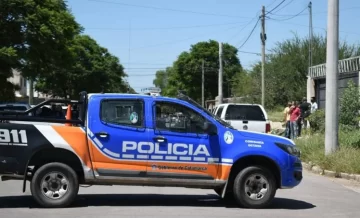 Policías de Catamarca tomaron Casa de Gobierno en reclamo de mejoras salariales