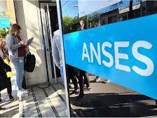 ¿Cómo solicito la Ayuda Escolar Anual de ANSES desde mi celular?