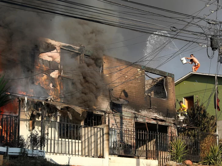 Angustia en Chile por incendio mortal