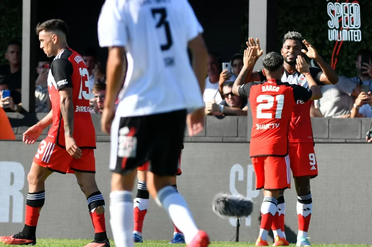 River: goleada  y a lo más alto