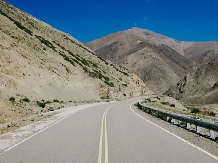 Crece la idea del transporte de carga por el paso de Agua Negra