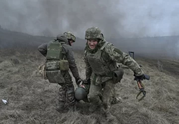 Sube a 28 la cifra de ucranianos muertos en ataque a ciudad de Ucrania ocupada por Rusia