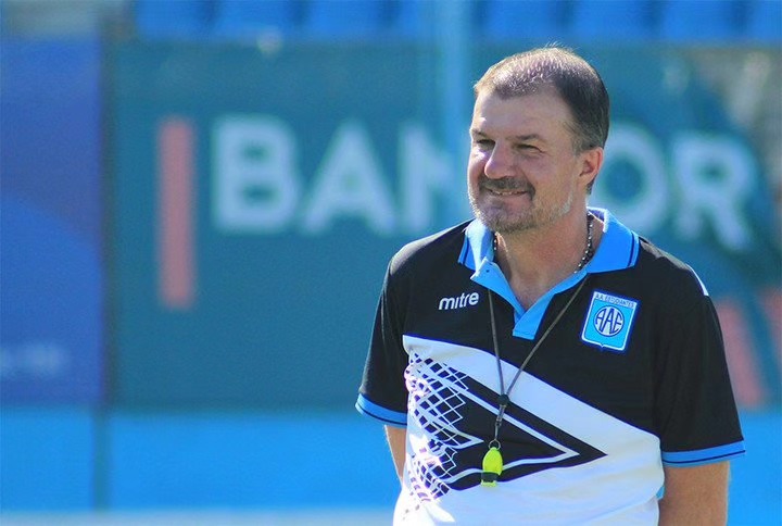 Dolor en el fútbol por la muerte del entrenador Gustavo Raggio, exjugador de San Martín