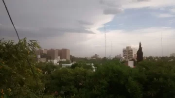 Alerta por tormentas fuertes en San Juan: anuncian actividad eléctrica, granizo, viento y mucha agua