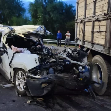 Murió el conductor de la Jeep que había chocado contra un camión en la Circunvalación