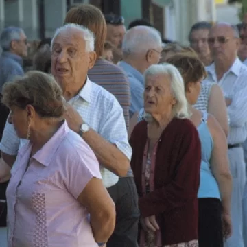 A cuánto subirán las jubilaciones desde abril y qué pasará con el bono