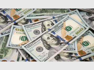 El dólar blue revirtió la baja inicial y volvió a superar los $1000