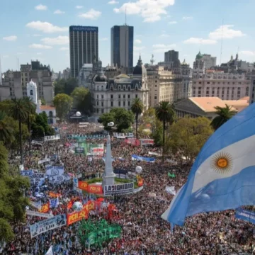 Las particularidades de la multitudinaria marcha a Plaza de Mayo