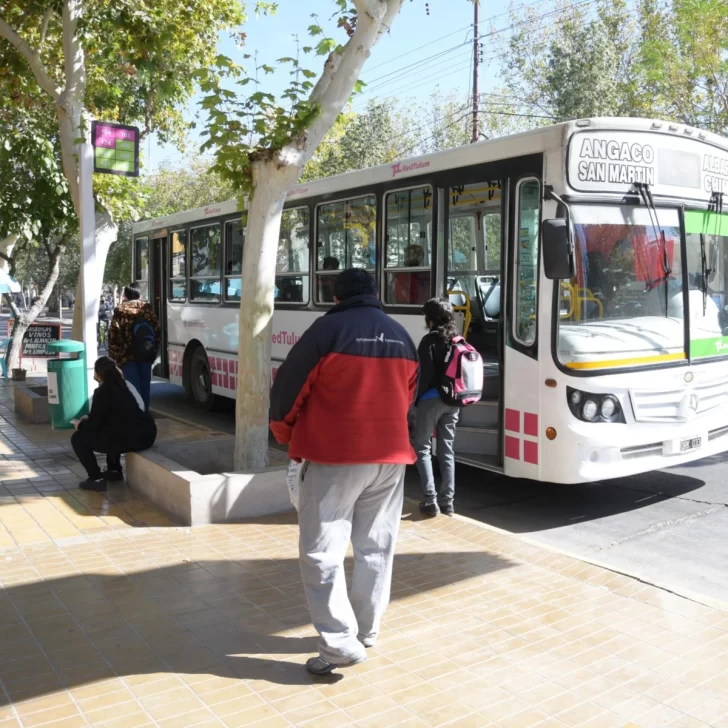 Modificarán horario y frecuencia de colectivos en las vacaciones de invierno en San Juan