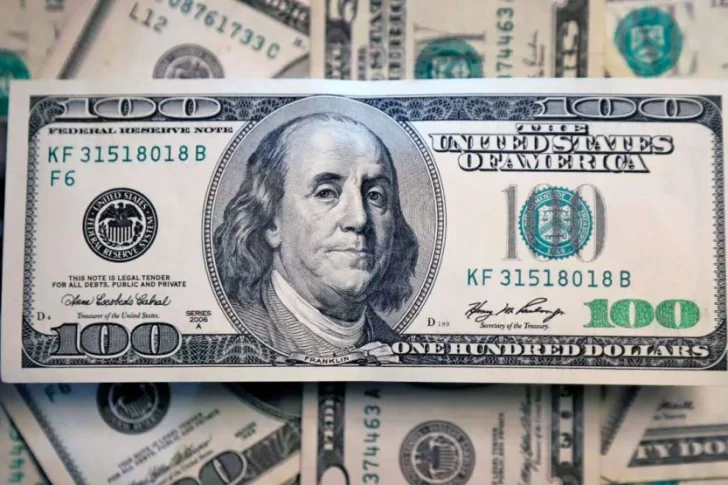 El dólar blue revirtió la baja inicial y cerró en alza: en San Juan se negoció a $1.270