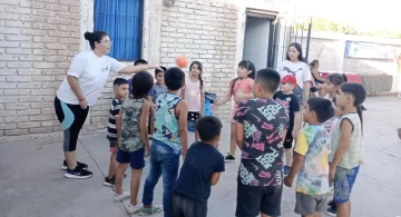 Con juegos, buscan alejar a chicos del bullying y a que mejoren en el estudio