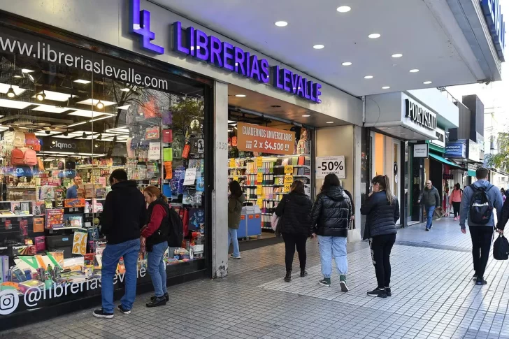 Paro con fuerte guiño gremial pero muy resistido en las calles