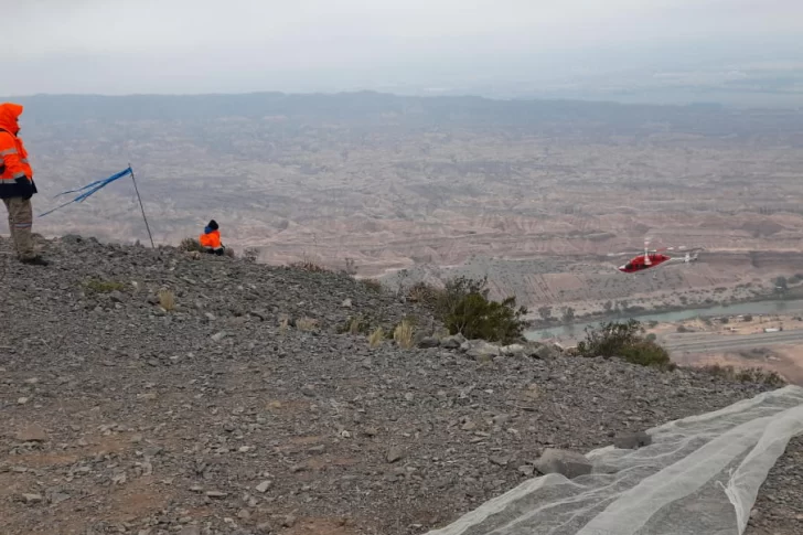 Rastrillan zonas más complicadas del cerro en búsqueda de la alemana perdida