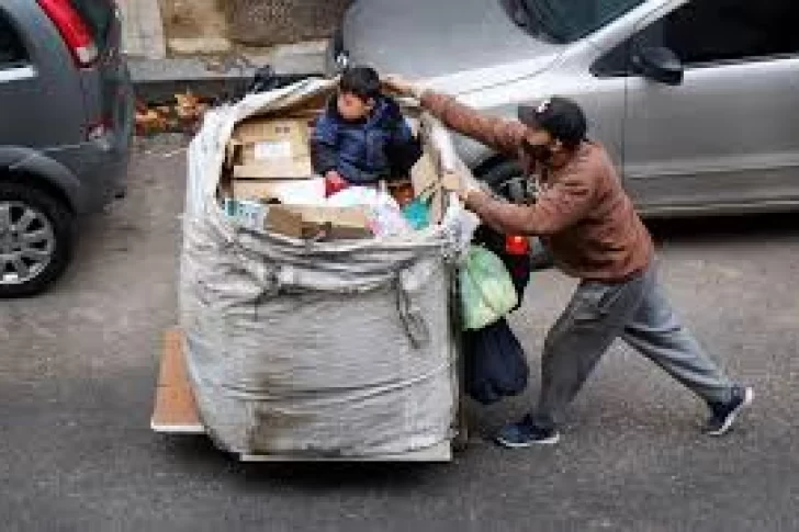 La pobreza trepó hasta el 49% durante los últimos seis meses