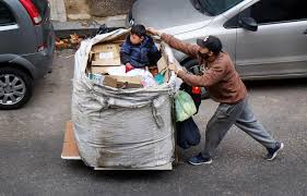 La pobreza trepó hasta el 49% durante los últimos seis meses